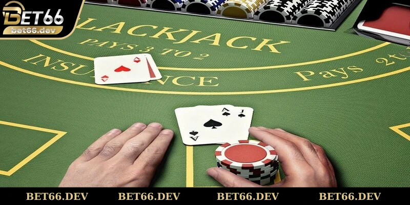 Cách Chơi Xì Dách Luôn Thắng Hiệu Quả, Đơn Giản Từ Cao Thủ 4 Học hỏi từ những người chơi giỏi, các ván bài cũ sẽ giúp giảm thiểu rủi ro